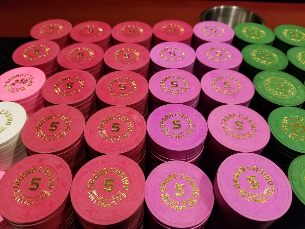 T5 red x 273, T5 fuschia x 175