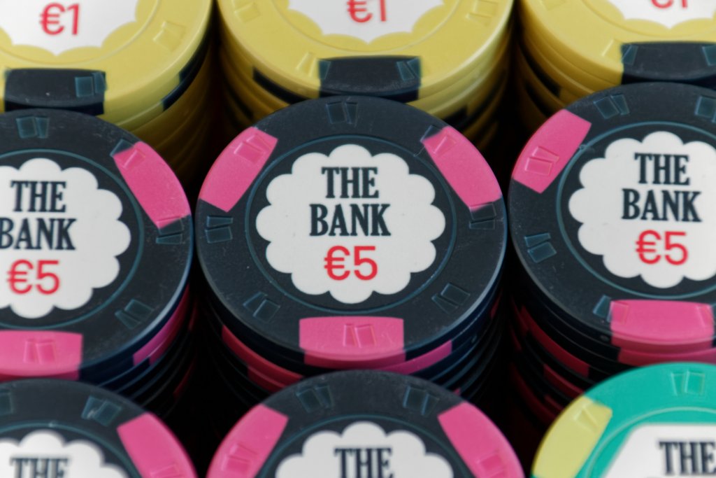 The Bank - Close-up on €5