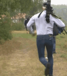 running-camera-man.gif