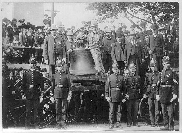 Liberty_Bell_at_Bunker_Hill_1903.jpg
