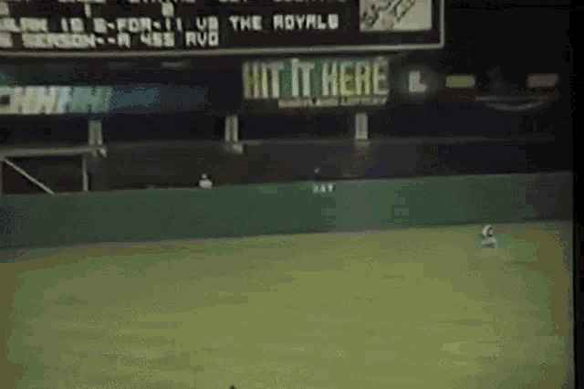 bo-jackson-baseball-player.gif