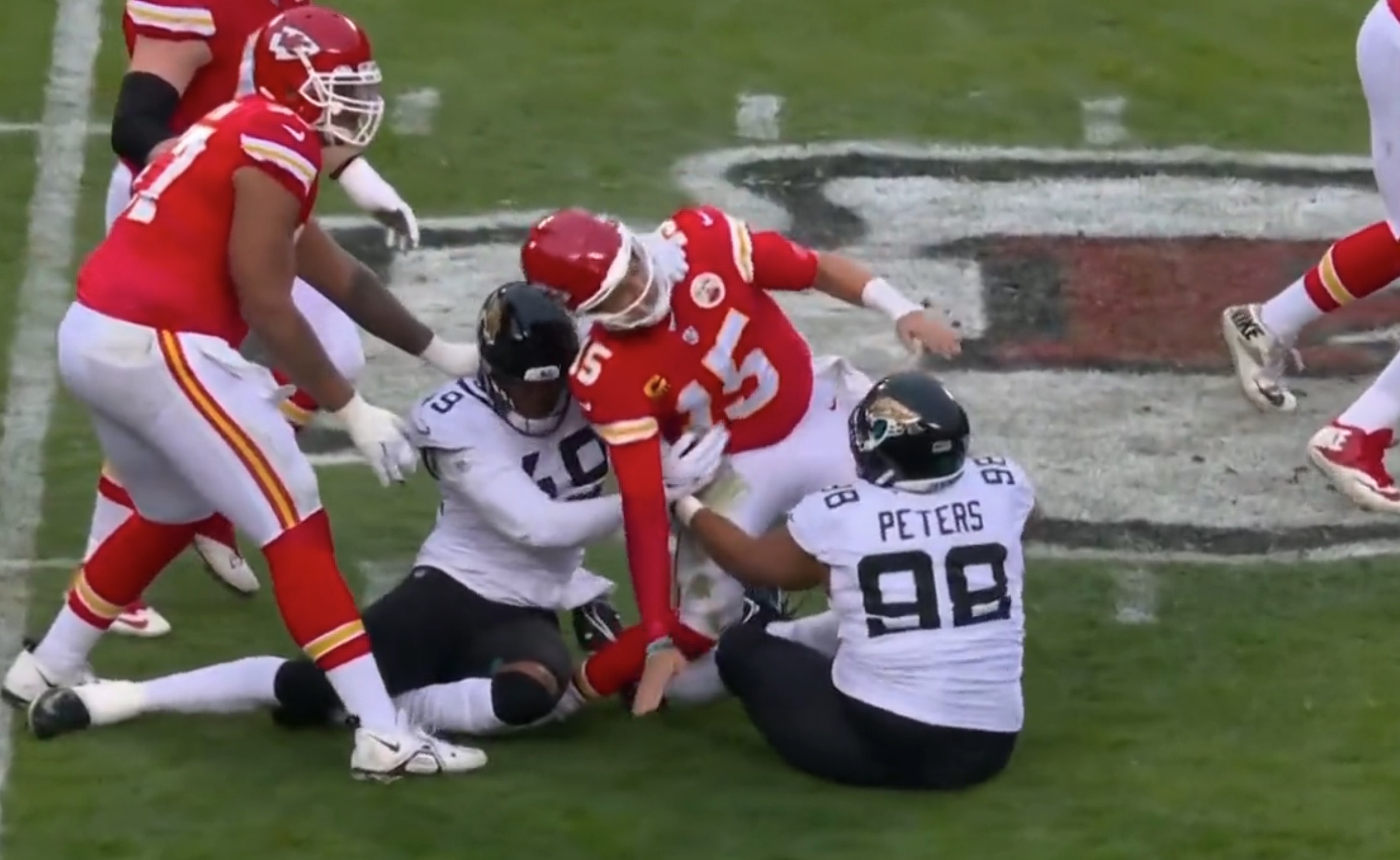 dont-take-out-patrick-mahomes-790220242.jpg